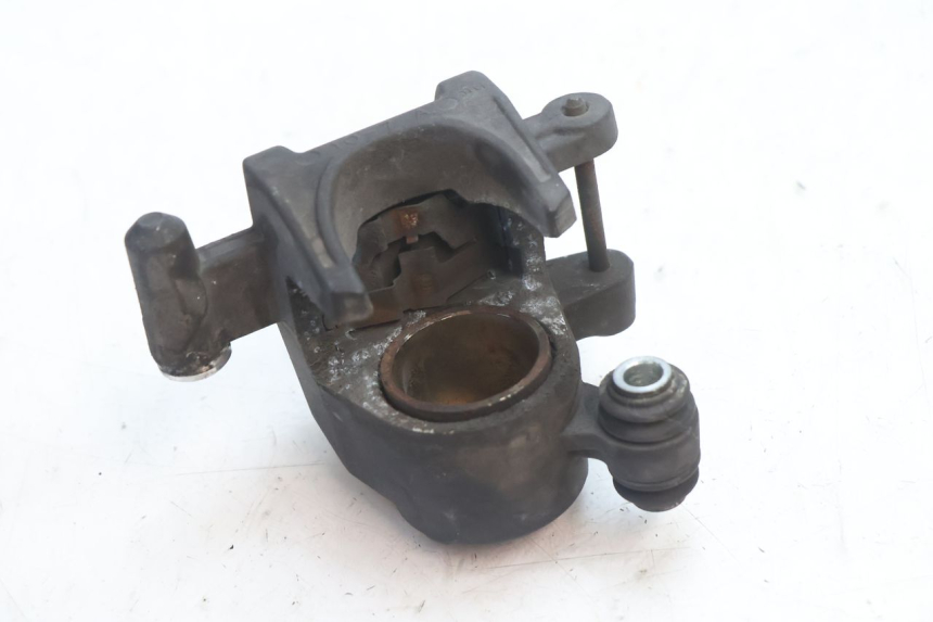 photo de PINZA FRENO POSTERIORE SUZUKI GSR 600 (2005 - 2012) - Primo piano tecnico