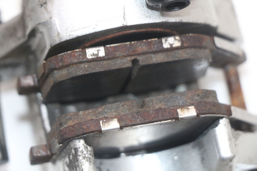 photo de PINZA FRENO POSTERIORE HARLEY DAVIDSON SPORTSTER XL CUSTOM 883 (1999 - 2006) - Dettagli dei punti di fissaggio