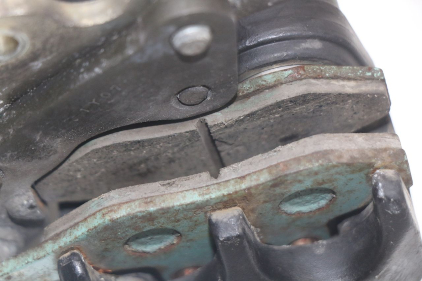 photo de Pinza freno posteriore PIAGGIO BEVERLY 125 (1998 - 2005) - Dettagli dei punti di fissaggio