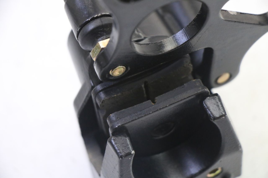 photo de PINZA FRENO POSTERIORE APOLLO RFZ 125 - Dettagli dei punti di fissaggio