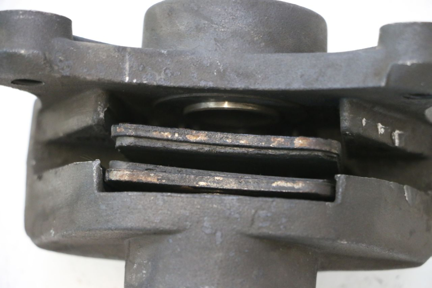 photo de PINZA FRENO POSTERIORE PEUGEOT SATELIS 125 (2006 - 2009) - Zoom sullo stato d'uso