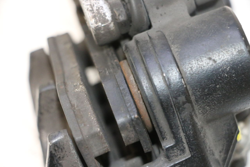 photo de PINZA FRENO POSTERIORE PEUGEOT SATELIS 125 (2013 - 2018) - Zoom sullo stato d'uso