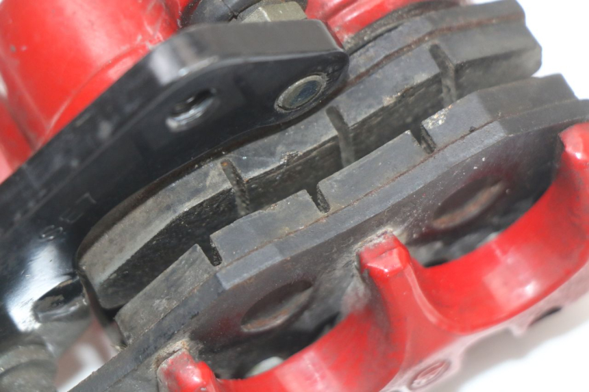 photo de PINZA FRENO ANTERIORE  DAELIM A-FOUR 2T 50 (2005 - 2012) - Dettagli dei punti di fissaggio