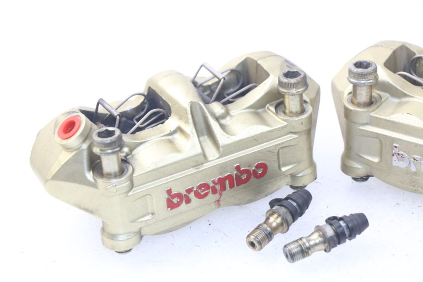 photo de Pinza freno anteriore MV AGUSTA BRUTALE R WALLY 910 (2008 - 2008) - Zoom sullo stato d'uso