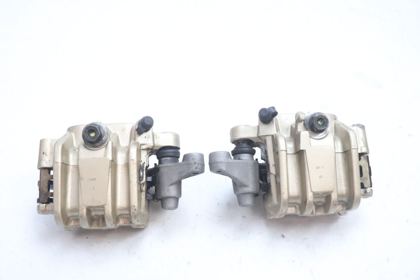photo de PINZA FRENO ANTERIORE  HONDA CB F HORNET 600 (2005 - 2006) - Primo piano tecnico