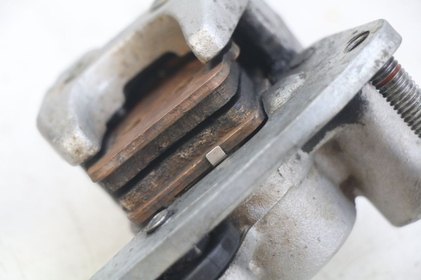 photo de PINZA FRENO ANTERIORE HONDA CR 80 (2001 - 2003) - Primo piano tecnico