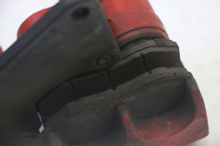 photo de PINZA FRENO ANTERIORE SYM CROX 4T 50 (2016 - 2023) - Dettagli dei punti di fissaggio