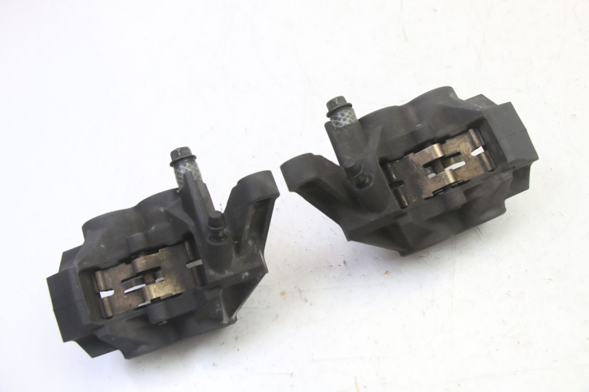 photo de PINZA FRENO ANTERIORE  YAMAHA FZ6 FAZER S2 600 (2007 - 2011) - Primo piano tecnico