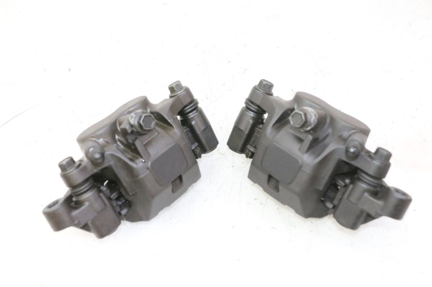 photo de PINZA FRENO ANTERIORE  YAMAHA FZ6 N FAZER 600 (2004 - 2006) - Dettagli dei punti di fissaggio