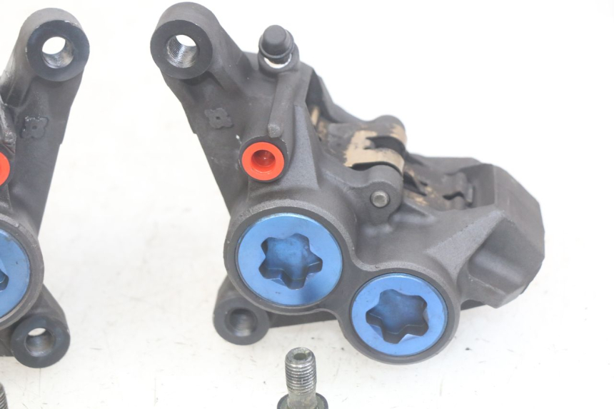 photo de PINZA FRENO ANTERIORE YAMAHA FZS FAZER 600 (1998 - 2001) - Ricambio usato controllato