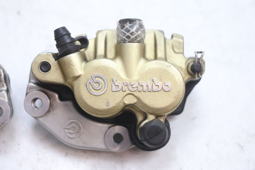 photo de PINZA FRENO ANTERIORE GILERA GP 800 (2007 - 2013) - Altra angolazione