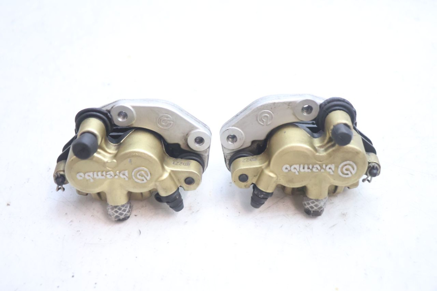 photo de PINZA FRENO ANTERIORE GILERA GP 800 (2007 - 2013) - Stato della superficie e materiale