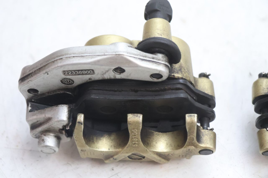 photo de PINZA FRENO ANTERIORE GILERA GP 800 (2007 - 2013) - Marcature e riferimenti originali