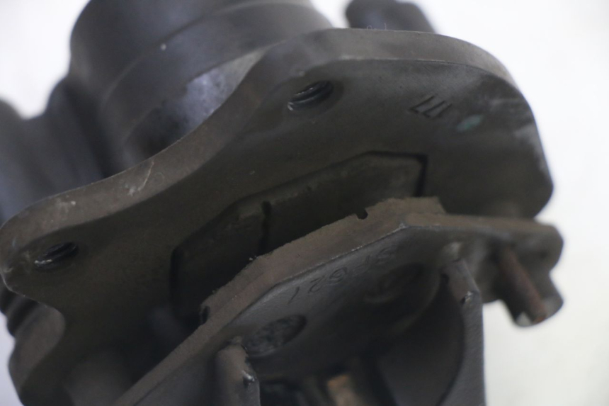 photo de PINZA FRENO ANTERIORE PEUGEOT KISBEE 4T 50 (2018 - 2022) - Dettagli dei punti di fissaggio