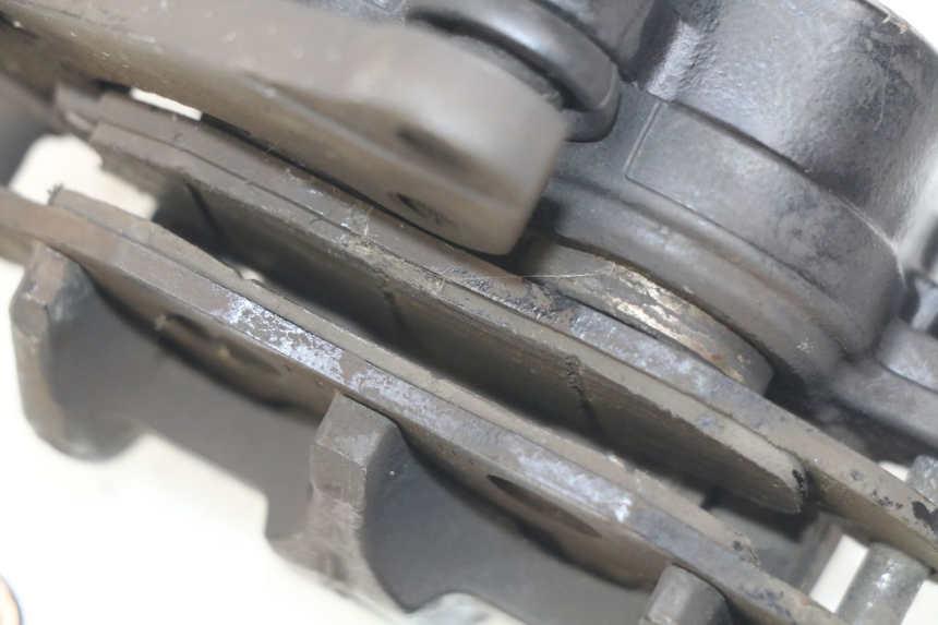 photo de PINZA FRENO ANTERIORE PIAGGIO LIBERTY IGET S 125 (2016 - 2020) - Zoom sullo stato d'uso