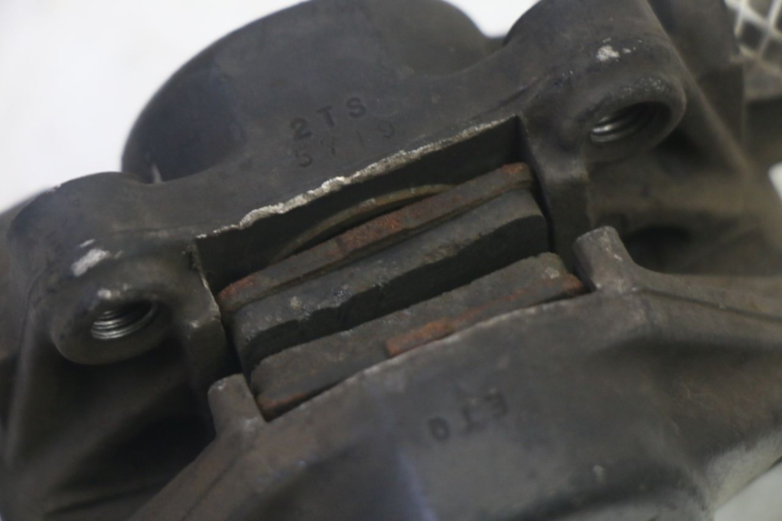 photo de PINZA FRENO ANTERIORE  PIAGGIO LIBERTY 125 (1998 - 2008) - Dettagli dei punti di fissaggio