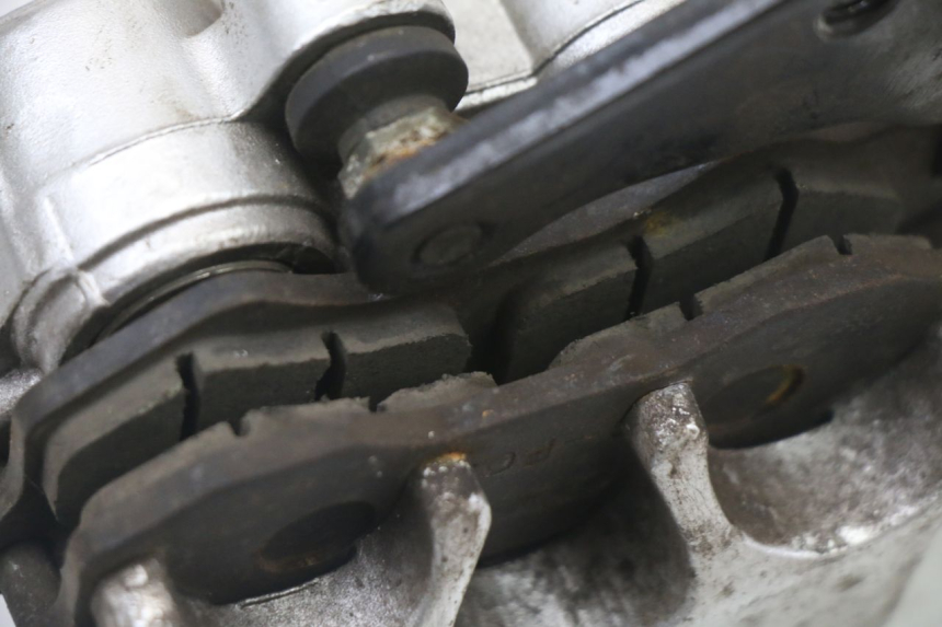 photo de PINZA FRENO ANTERIORE  LONGJIA SHARPY 125 (2020 - 2024) - Dettagli dei punti di fissaggio