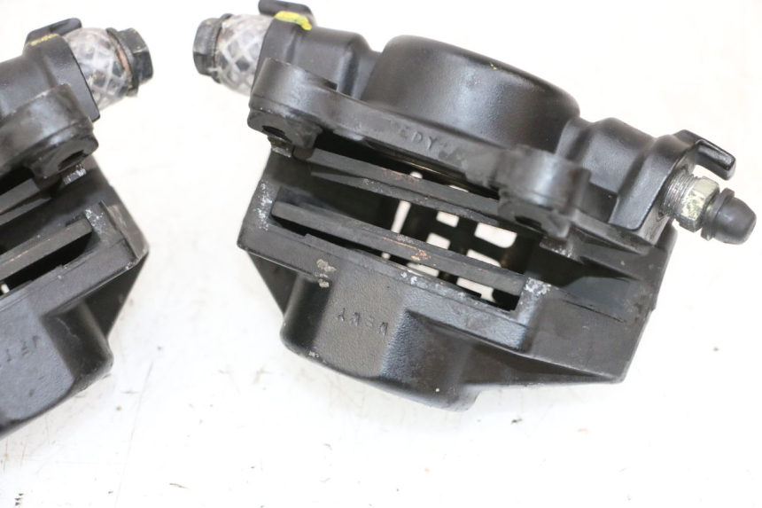 photo de PINZA FRENO ANTERIORE  PIAGGIO MP3 HPE 300 (2019 - 2026) - Primo piano tecnico