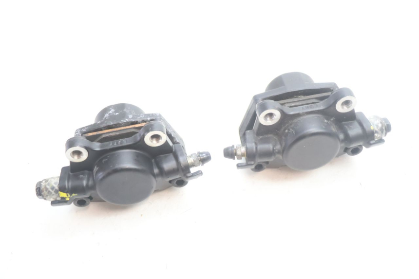 photo de PINZA FRENO ANTERIORE  PIAGGIO MP3 HPE 530 (2022 - 2026) - Dettagli dei punti di fissaggio