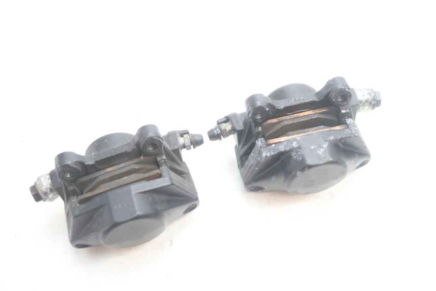 photo de PINZA FRENO ANTERIORE  PIAGGIO MP3 HPE 530 (2022 - 2026) - Stato della superficie e materiale