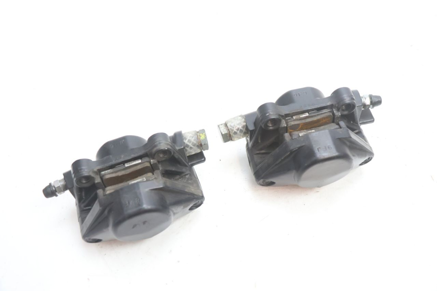 photo de PINZA FRENO ANTERIORE PIAGGIO MP3 LT 400 (2007 - 2012) - Dettagli dei punti di fissaggio