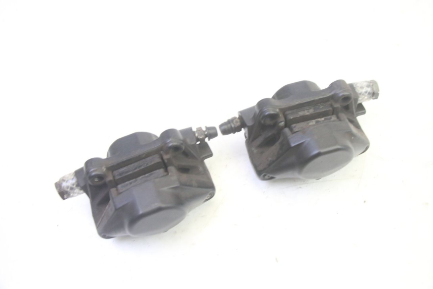 photo de PINZA FRENO ANTERIORE  PIAGGIO MP3 RL 250 (2006 - 2010) - Dettagli dei punti di fissaggio