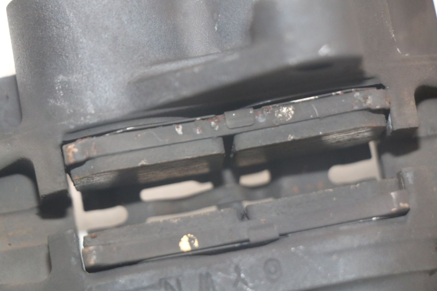 photo de PINZA FRENO ANTERIORE YAMAHA MT-07 MT07 ABS 700 (2014 - 2017) - Primo piano ad alta risoluzione