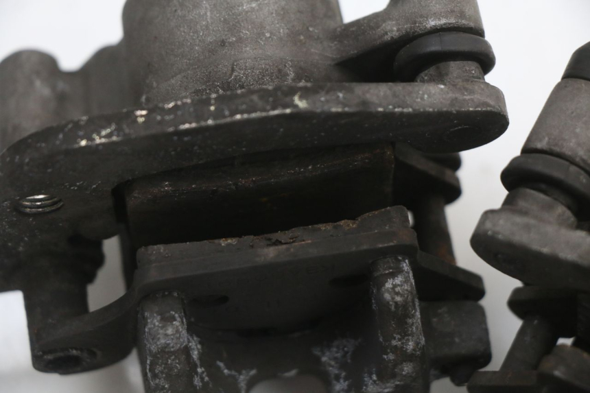 photo de PINZA FRENO ANTERIORE  MBK MW TRYPTIK 125 (2014 - 2016) - Dettagli dei punti di fissaggio