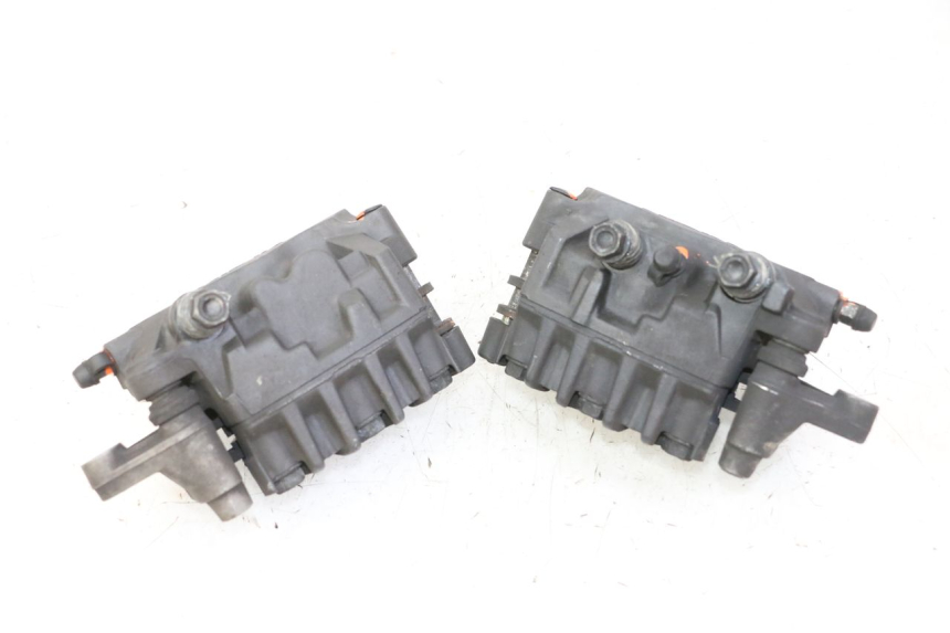 photo de PINZA FRENO ANTERIORE  HONDA NTV DEAUVILLE 650 (2001 - 2006) - Dettagli dei punti di fissaggio