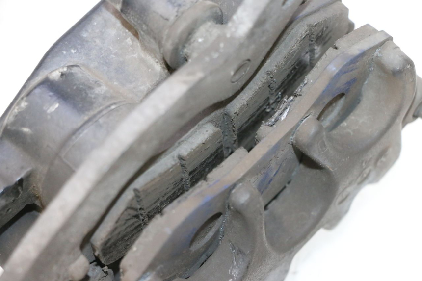 photo de PINZA FRENO ANTERIORE  HONDA PCX (JF57/JF64) 125 (2014 - 2018) - Zoom sullo stato d'uso