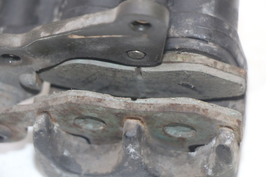 photo de PINZA FRENO ANTERIORE  PIAGGIO BEVERLY 125 (1998 - 2005) - Dettagli dei punti di fissaggio