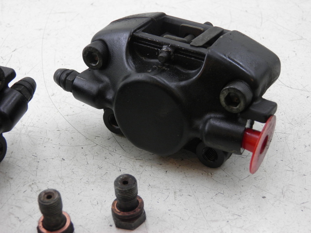 photo de PINZA FRENO ANTERIORE  PIAGGIO MP3 RL 125 (2006 - 2014) - Dettagli dei punti di fissaggio