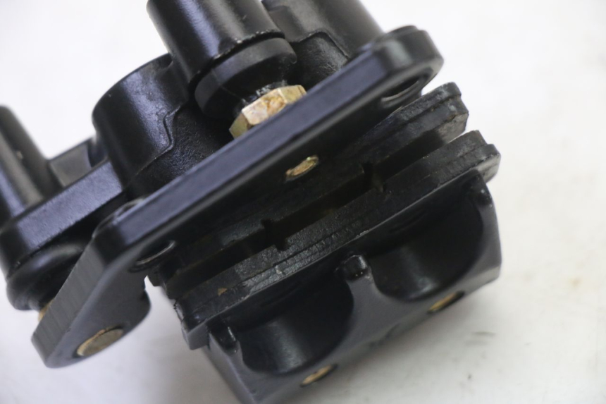 photo de PINZA FRENO ANTERIORE APOLLO RFZ 125 - Dettagli dei punti di fissaggio