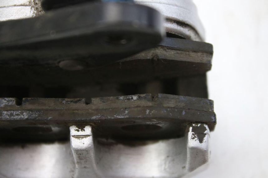 photo de PINZA FRENO ANTERIORE KYMCO SENTO 100 (2008 - 2013) - Dettagli dei punti di fissaggio