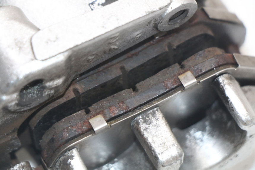 photo de PINZA FRENO ANTERIORE  HARLEY DAVIDSON SPORTSTER XL CUSTOM 883 (1999 - 2006) - Dettagli dei punti di fissaggio