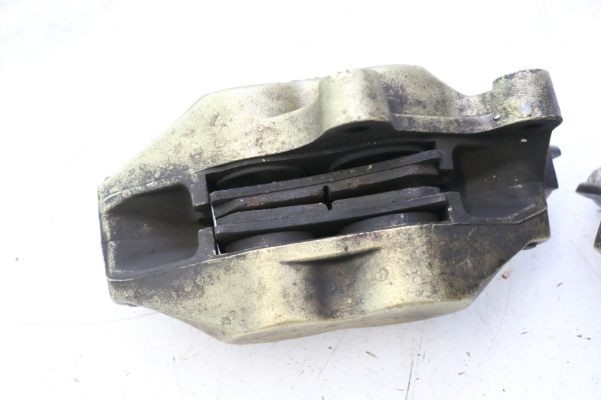 photo de PINZA FRENO ANTERIORE  DUCATI SS IE DS CARENEE 1000 (2002 - 2006) - Dettagli dei punti di fissaggio