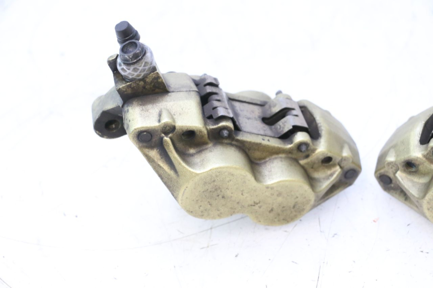 photo de PINZA FRENO ANTERIORE  DUCATI SS IE DS CARENEE 1000 (2002 - 2006) - Stato della superficie e materiale