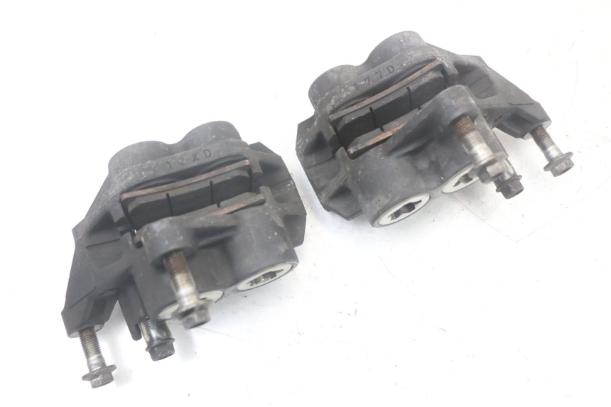 photo de PINZA FRENO ANTERIORE YAMAHA TDM ABS 900 (2002 - 2014) - Dettagli dei punti di fissaggio