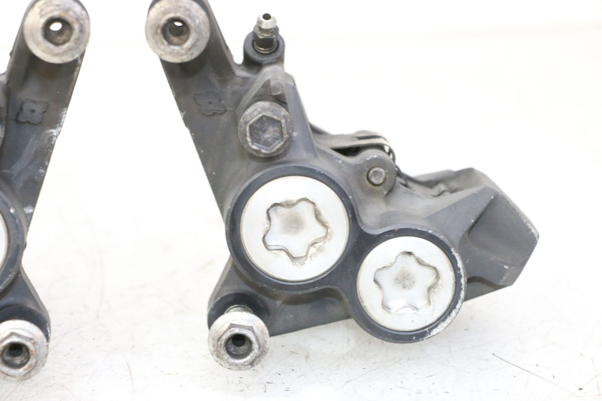 photo de PINZA FRENO ANTERIORE YAMAHA TDM ABS 900 (2002 - 2014) - Caratteristiche distintive
