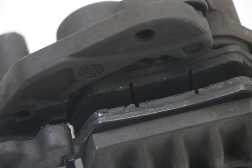 photo de PINZA FRENO ANTERIORE SUZUKI UH BURGMAN 125 (2002 - 2006) - Dettagli dei punti di fissaggio