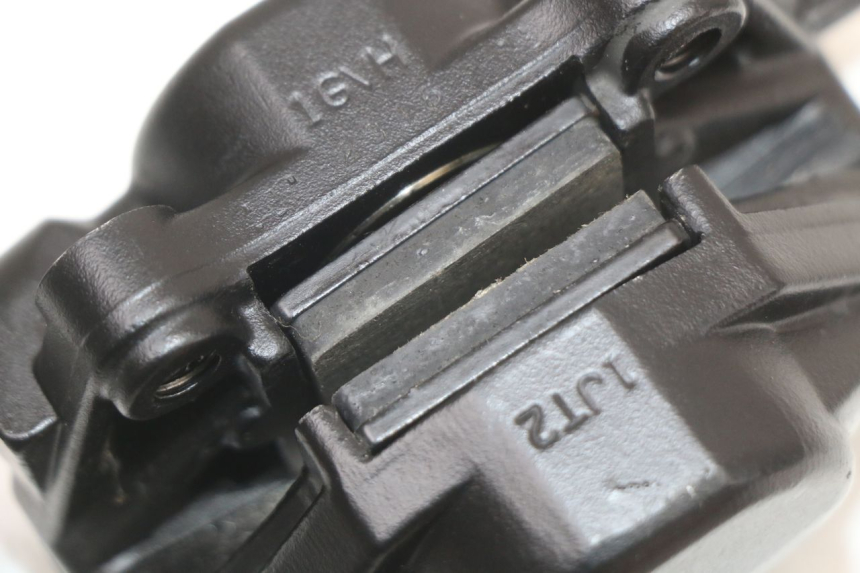 photo de PINZA FRENO ANTERIORE  PIAGGIO VESPA PRIMAVERA 4T 50 (2021 - 2024) - Dettagli dei punti di fissaggio