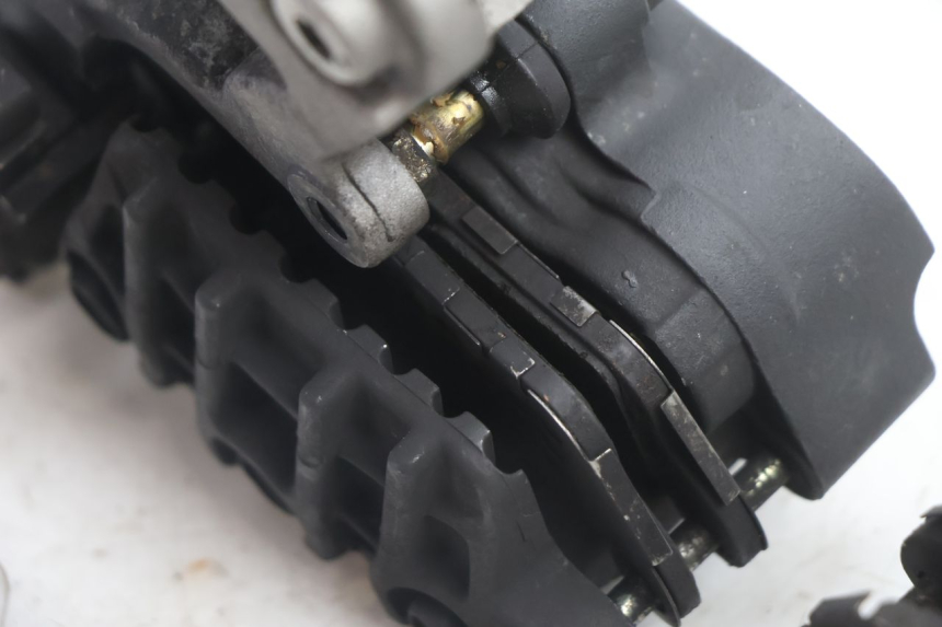photo de PINZA FRENO ANTERIORE  HONDA VFR FI RC46 800 (1998 - 2001) - Caratteristiche distintive
