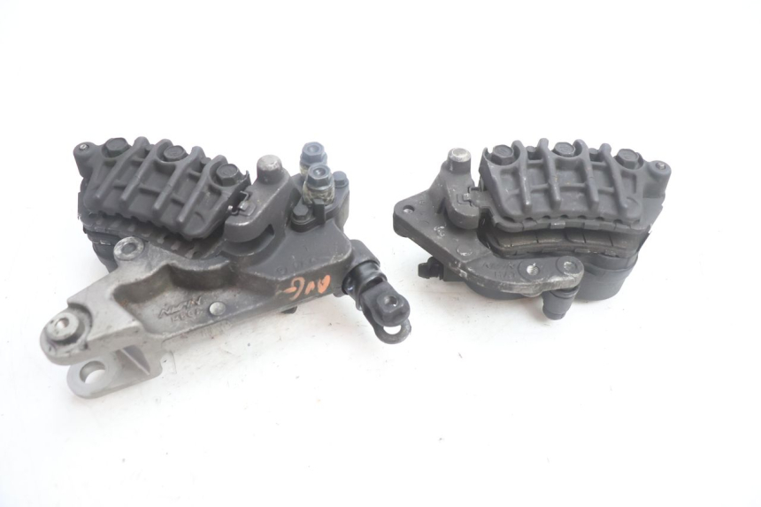 photo de PINZA FRENO ANTERIORE  HONDA VFR FI RC46 800 (1998 - 2001) - Stato della superficie e materiale