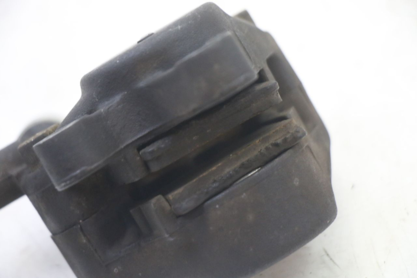 photo de PINZA FRENO ANTERIORE  YAMAHA WHY 50 (1998 - 2000) - Dettagli dei punti di fissaggio