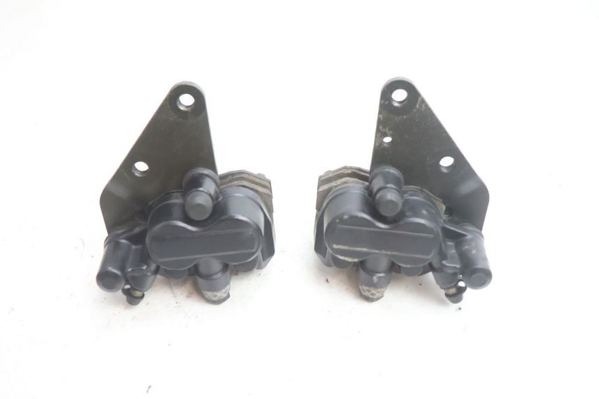 photo de PINZA FRENO ANTERIORE PIAGGIO X9 EVOLUTION 125 (2003 - 2007) - Dettagli dei punti di fissaggio