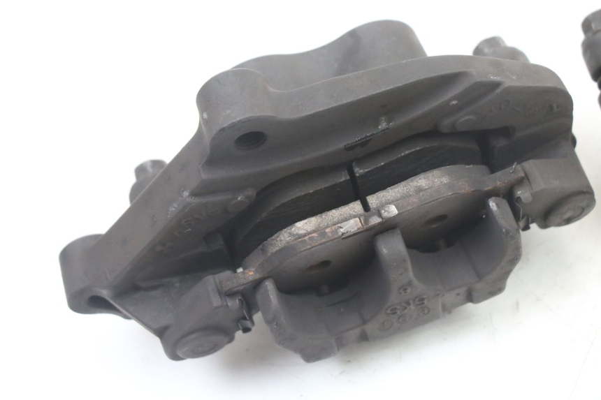 photo de PINZA FRENO ANTERIORE  YAMAHA XJ6 600 (2008 - 2016) - Primo piano ad alta risoluzione