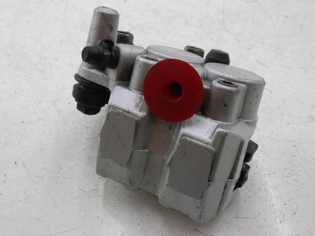 photo de Pinza freno anteriore YIYING YY 125 T-10 125 (2006 - 2012) - Zoom sullo stato d'uso