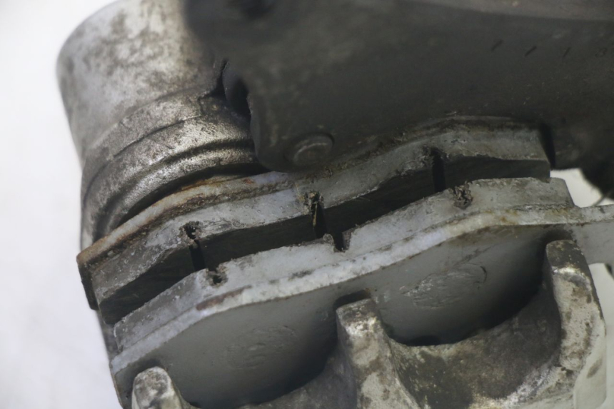 photo de PINZA FRENO ANTERIORE  KYMCO ZING 125 (1997 - 2003) - Dettagli dei punti di fissaggio