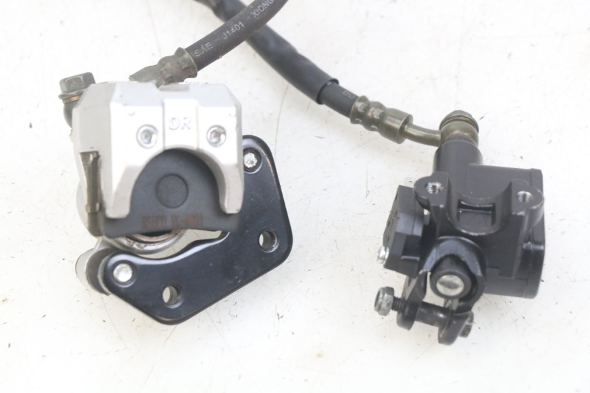 photo de PINZA FRENO ANTERIORE UNIVERSAL BIKE ZN50QT-11B 50 (2018 - 2021) - Primo piano tecnico