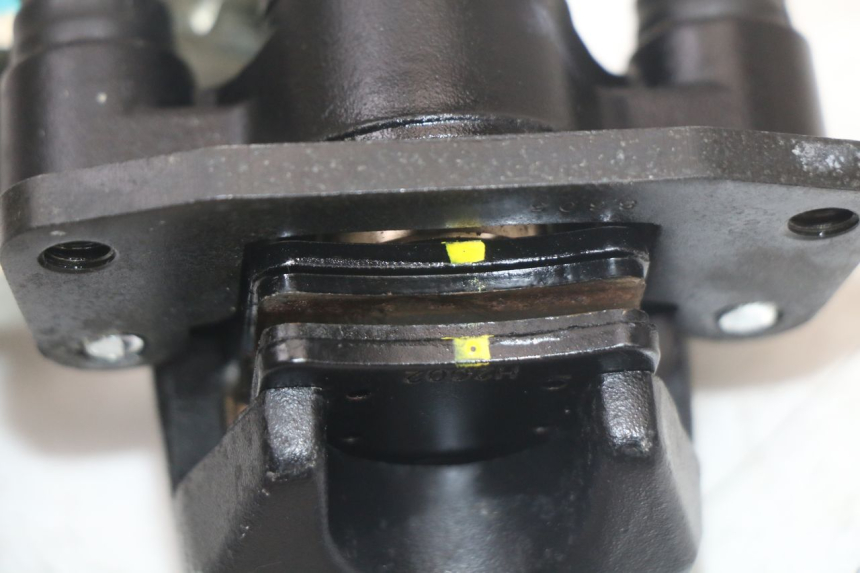 photo de PINZA FRENO ROLL LOCK PIAGGIO MP3 HPE 350 (2018 - 2020) - Dettagli dei punti di fissaggio